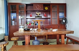 18新利LUCK钢材有限公司舒服办公室